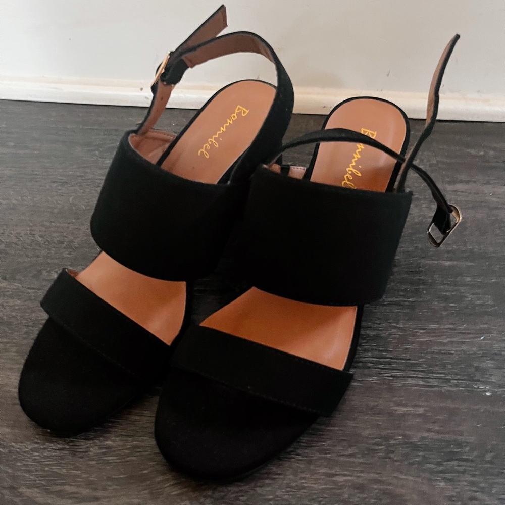 Bonnibel Women’s Black Sandals Size 7.5